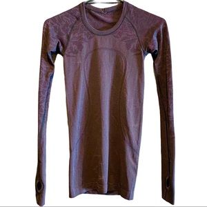 Lululemon Swiftly Plum with thumb holes size 2
